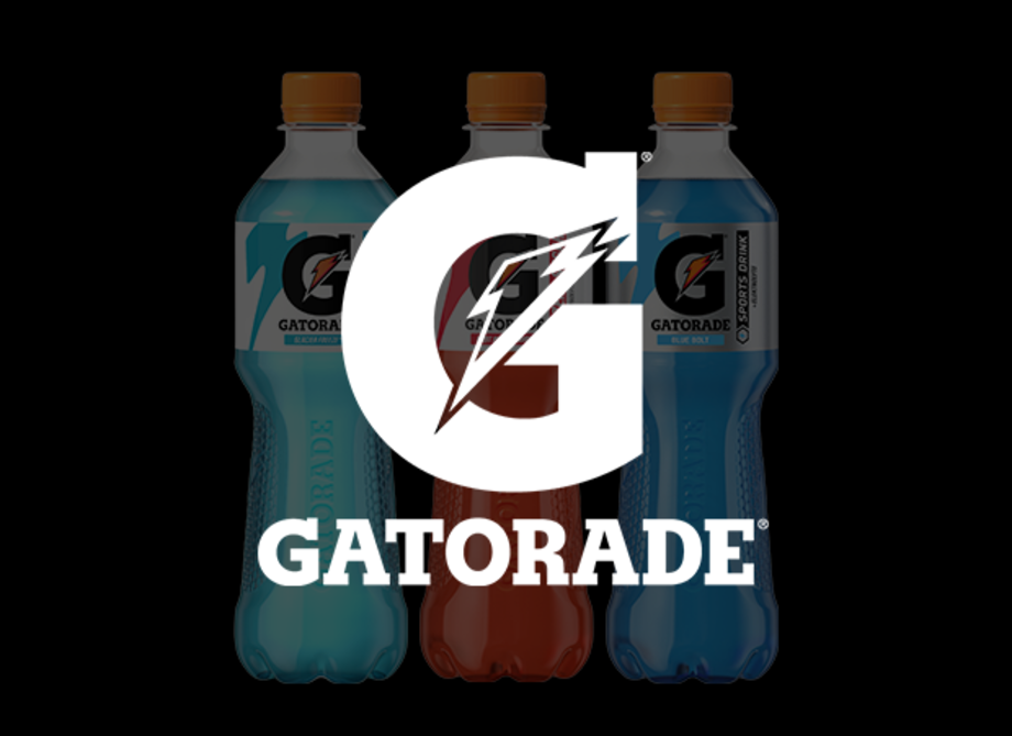 Gatorade Logo in weiss, im Hintergrund die drei Produkte 